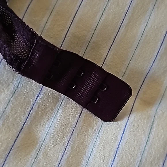 Burgundy bra 🛍3 For $15🛍 - Picture 9 of 12